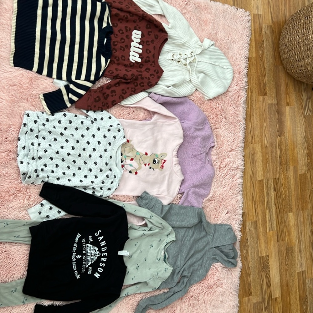 Lot of 8 sweaters/sweatshirts, one top and bottom, size 5t